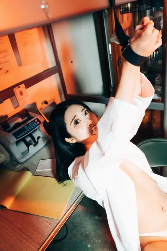 102.[Loozy] Bomi (보미) - Secret Treatment 13